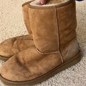 Ugg Classic Short mid boots size 11 eu size 42 barely used